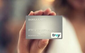 Troy Kart Türkiye'de altyapısı bulunan ve Kartların ön yüzünde mevcut olan Master Card ve Vısa gibi bir markadır.